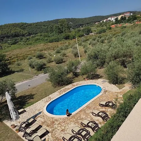 Apartment Arba 1 With Heated Pool Rab Town Exterior photo