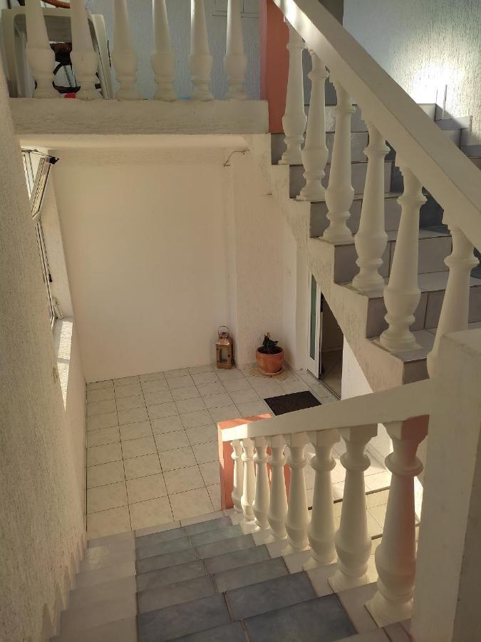 Arba 1 S Bazenom Apartman Rab Town