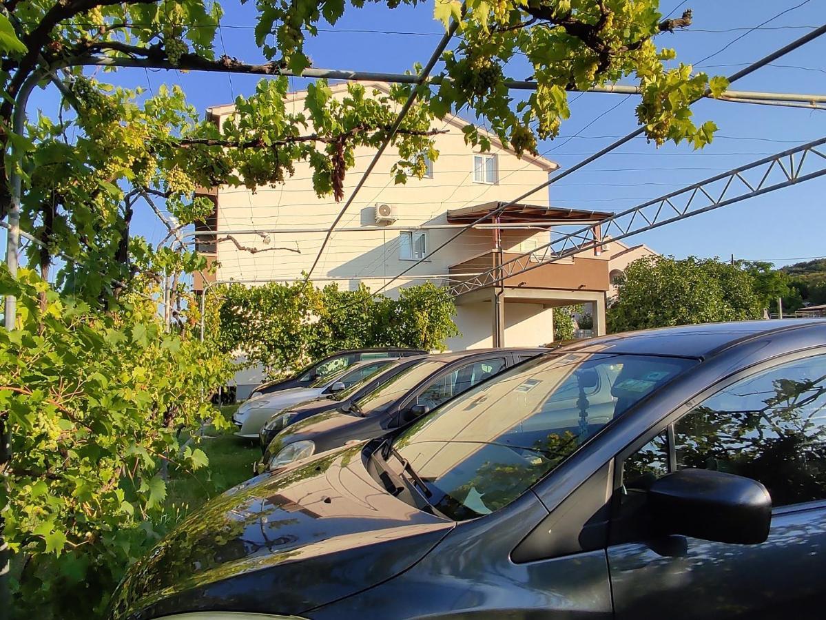 Arba 1 S Bazenom Apartman